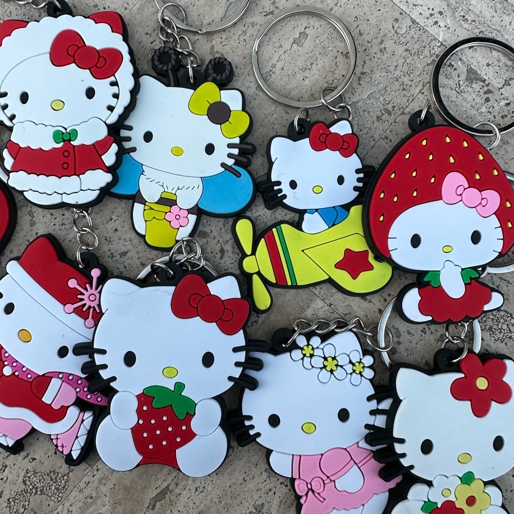 ✨Hello Kitty keychains - Picture 4 of 4